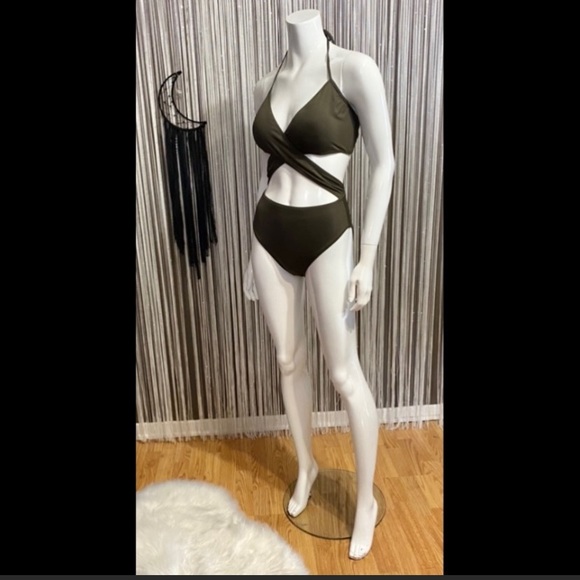 🔻SALE🔻VINCE CAMUTO🔹NEW CONDITION - Picture 3 of 10